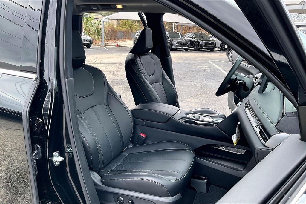 2025 INFINITI QX60 PURE