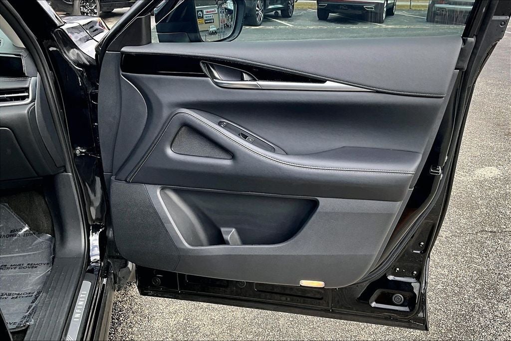 2025 INFINITI QX60 PURE