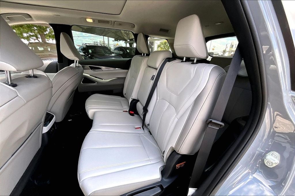 2027 INFINITI QX60 LUXE