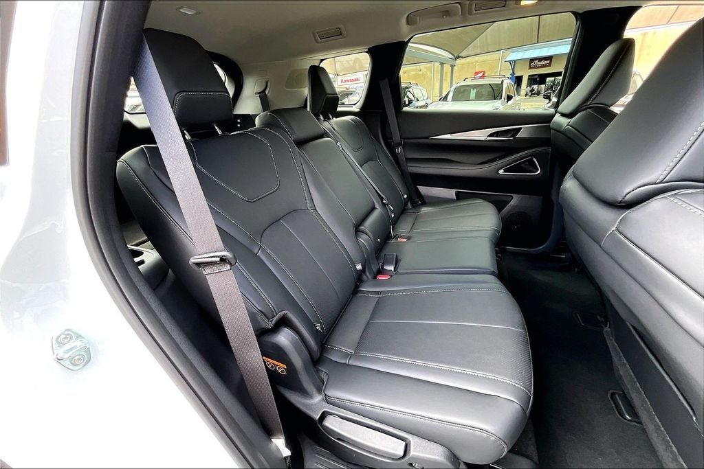 2027 INFINITI QX60 LUXE