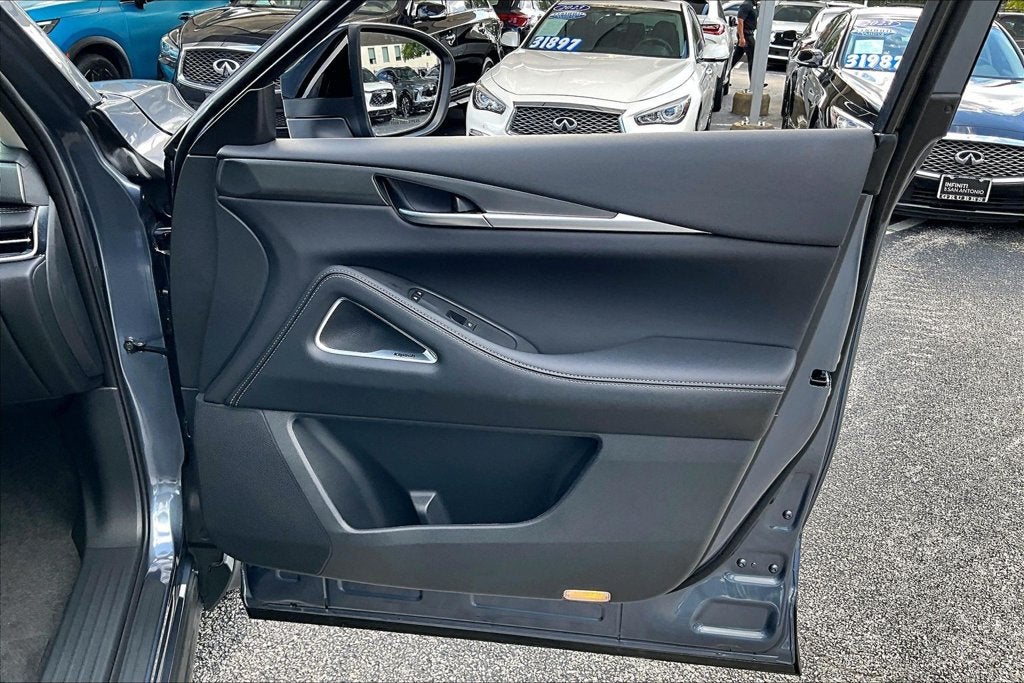 2027 INFINITI QX60 LUXE