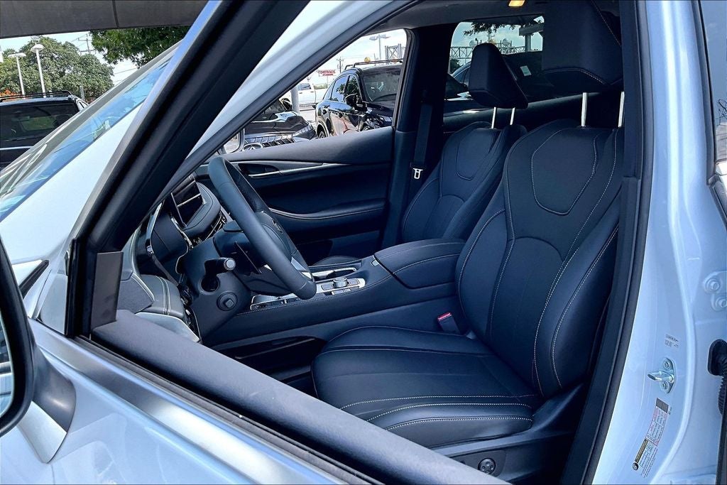 2027 INFINITI QX60 LUXE