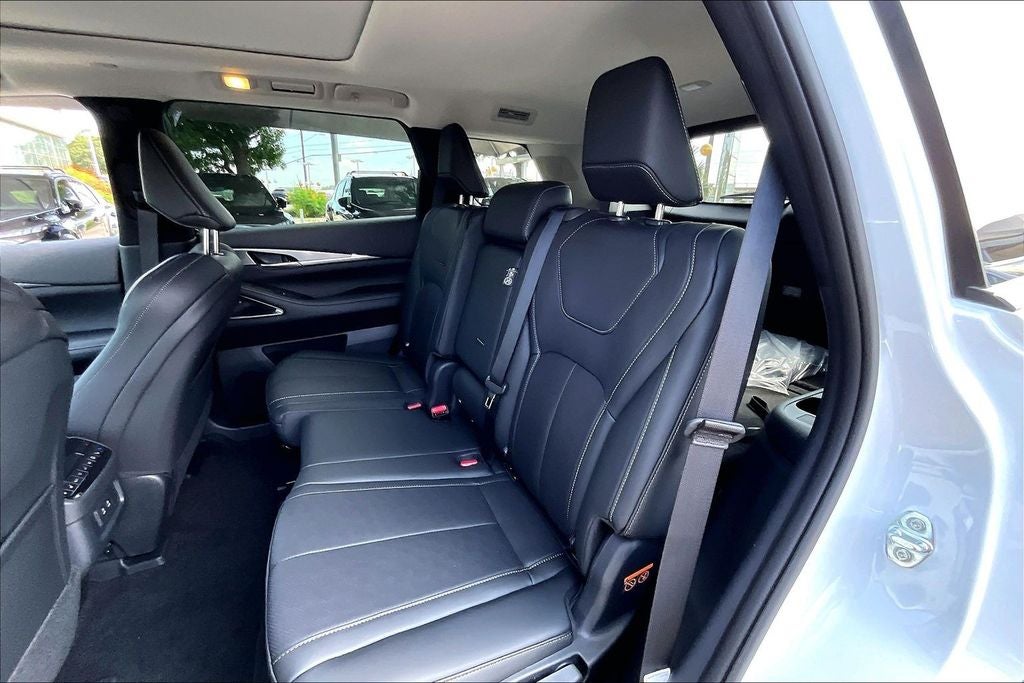 2027 INFINITI QX60 LUXE