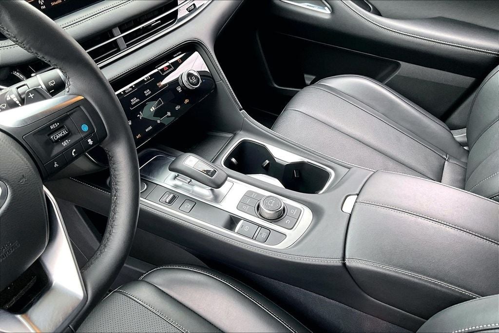 2025 INFINITI QX60 LUXE