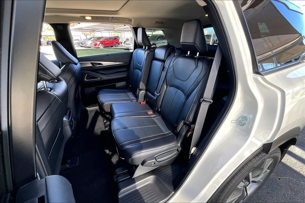 2025 INFINITI QX60 LUXE