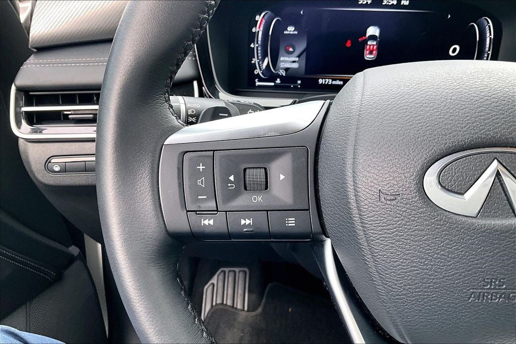 2025 INFINITI QX60 LUXE