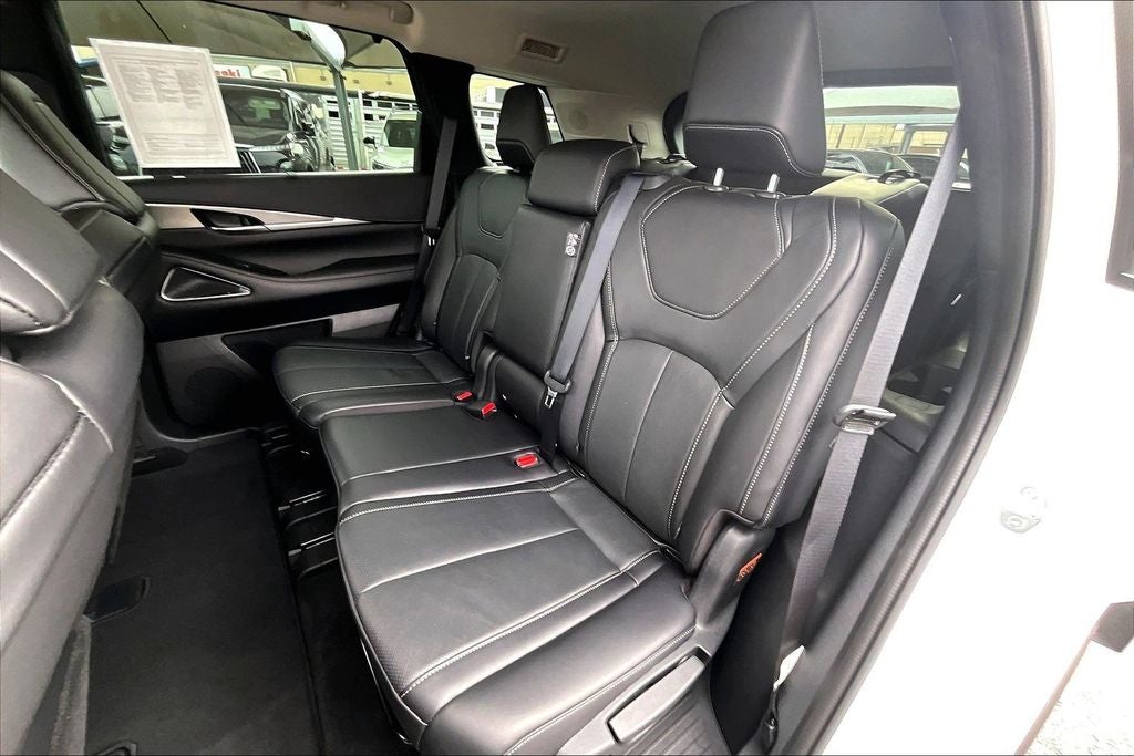 2025 INFINITI QX60 LUXE
