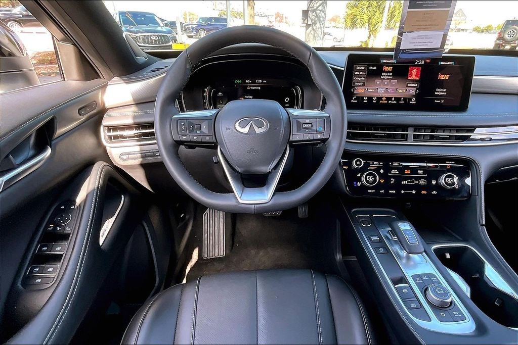 2025 INFINITI QX60 LUXE