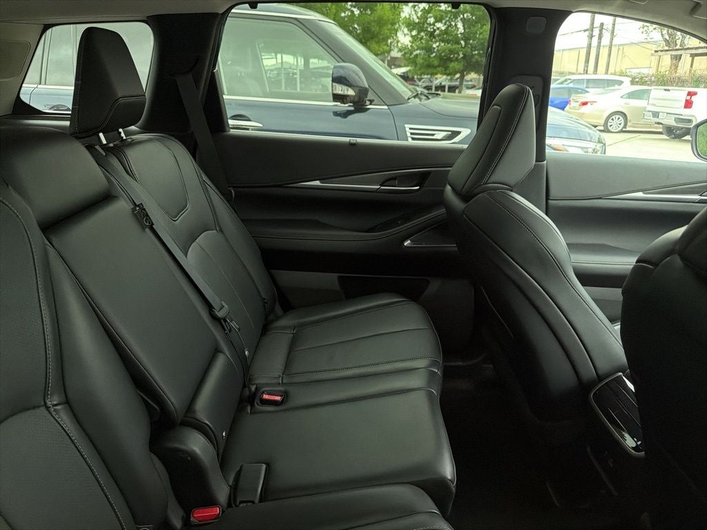 2025 INFINITI QX60 LUXE