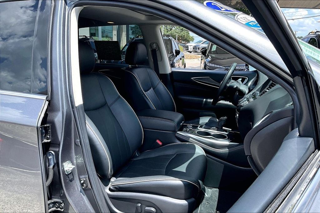 2019 INFINITI QX60 LUXE