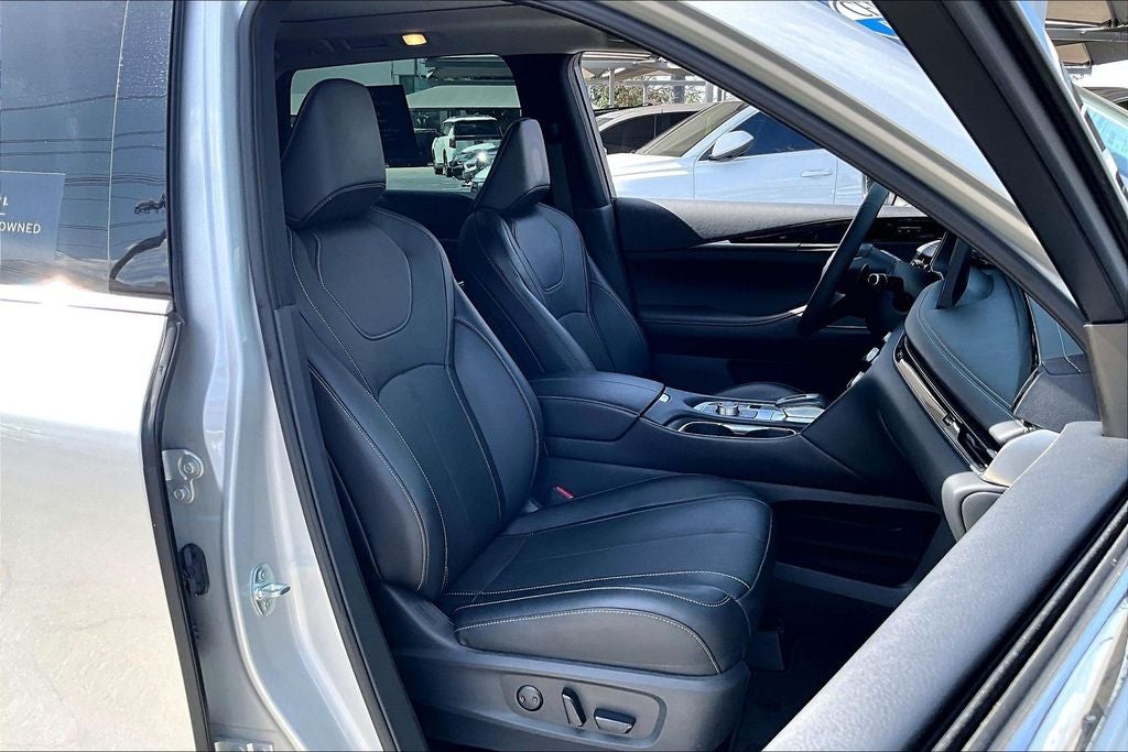 2023 INFINITI QX60 PURE