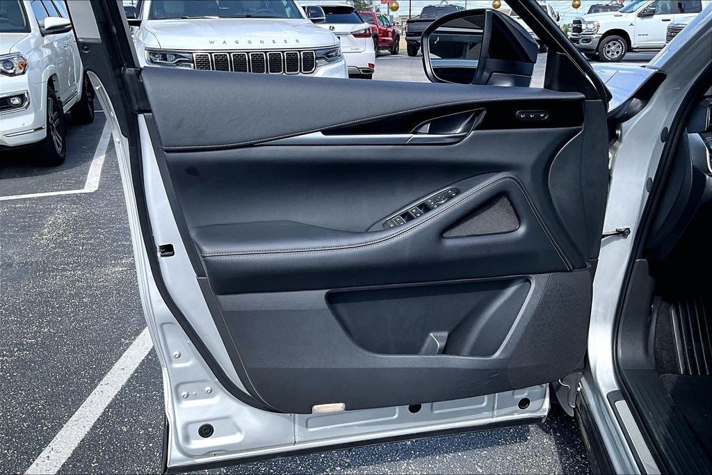 2023 INFINITI QX60 PURE