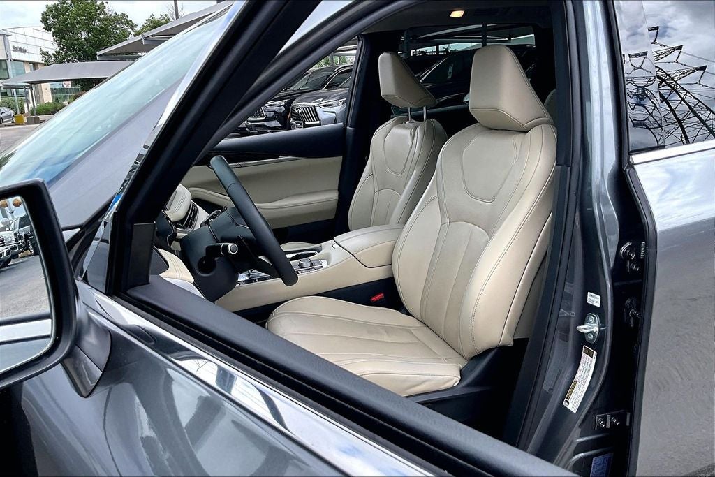 2023 INFINITI QX60 PURE