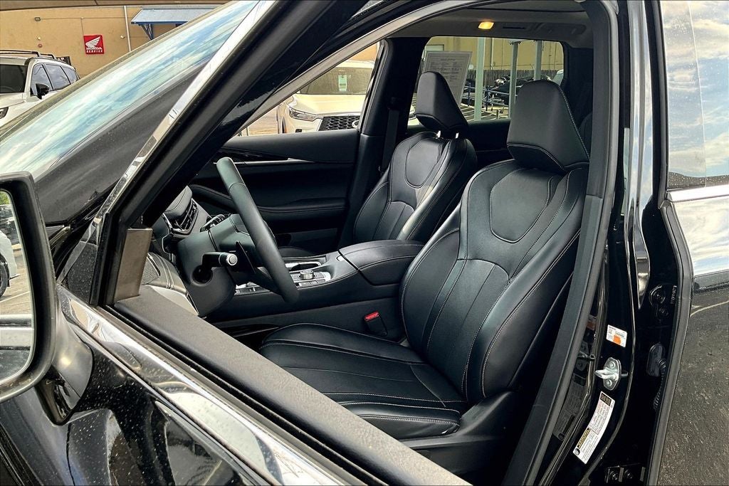 2023 INFINITI QX60 PURE