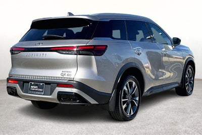 2023 INFINITI QX60 LUXE