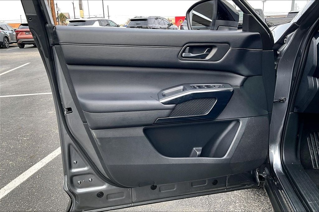 2024 Nissan Pathfinder S