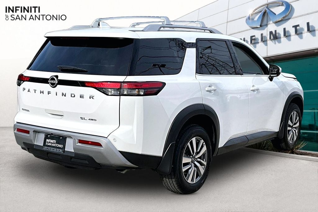 2025 Nissan Pathfinder SL