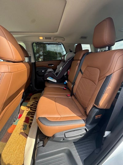 2025 Nissan Pathfinder Platinum