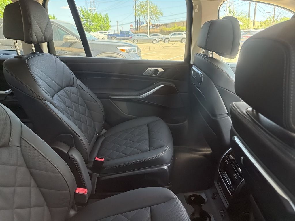 2025 BMW X7 xDrive40i
