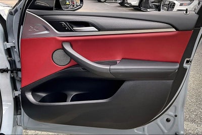2025 BMW X4 xDrive30i