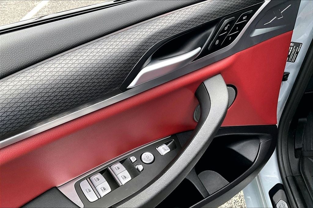 2025 BMW X4 xDrive30i