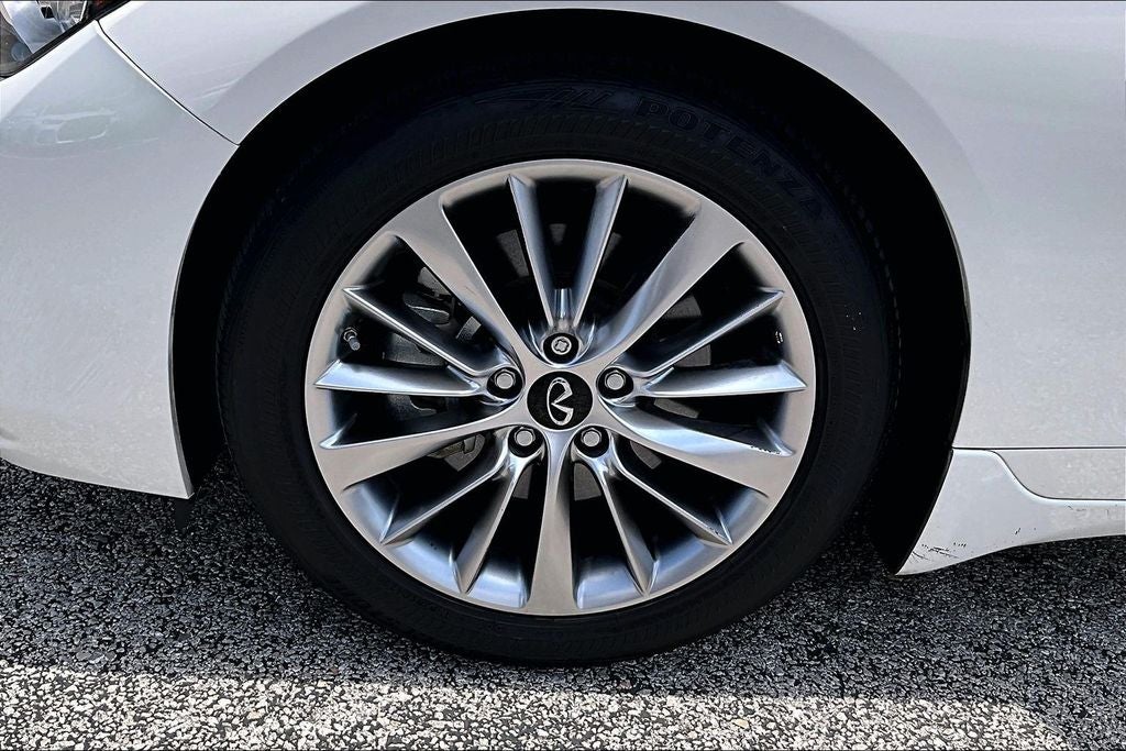 2023 INFINITI Q50 LUXE