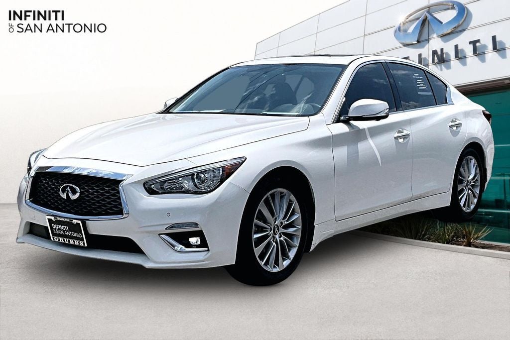 2023 INFINITI Q50 LUXE