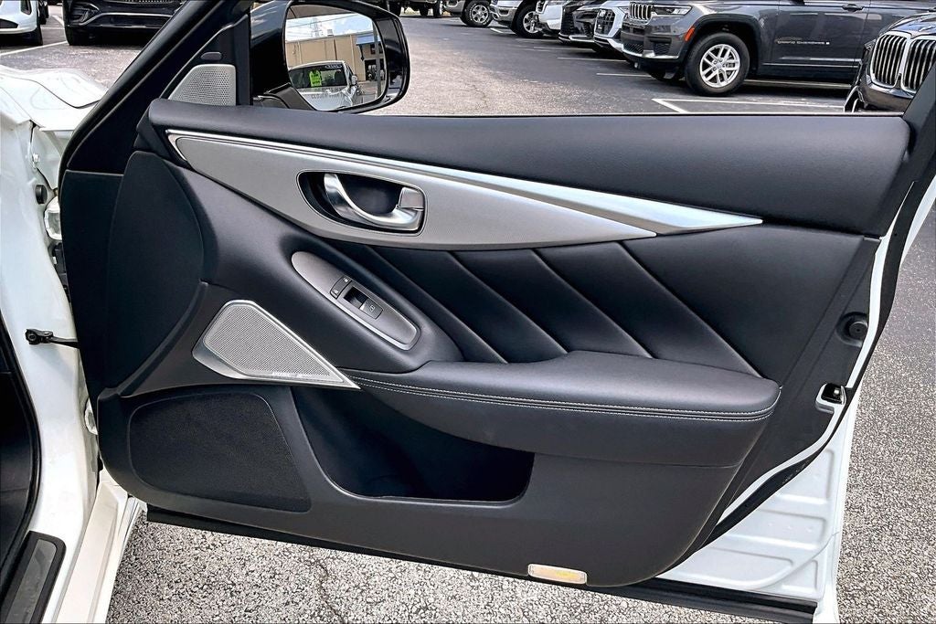 2023 INFINITI Q50 LUXE