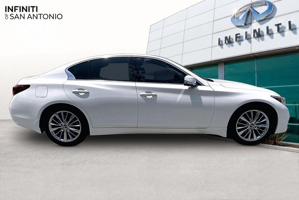 2023 INFINITI Q50 LUXE