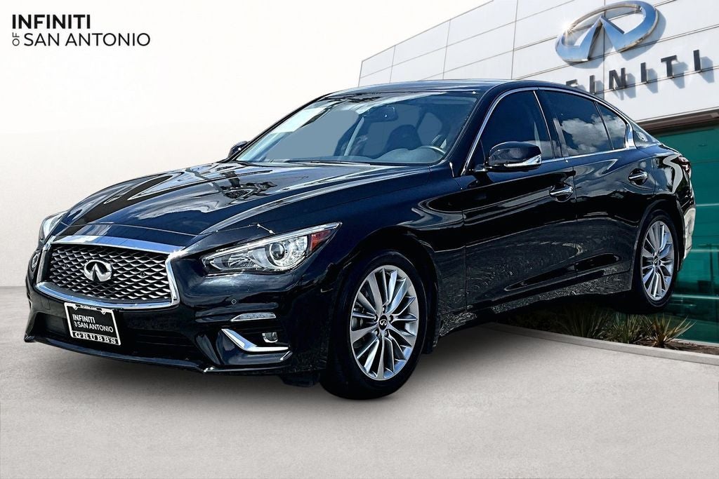 2023 INFINITI Q50 LUXE