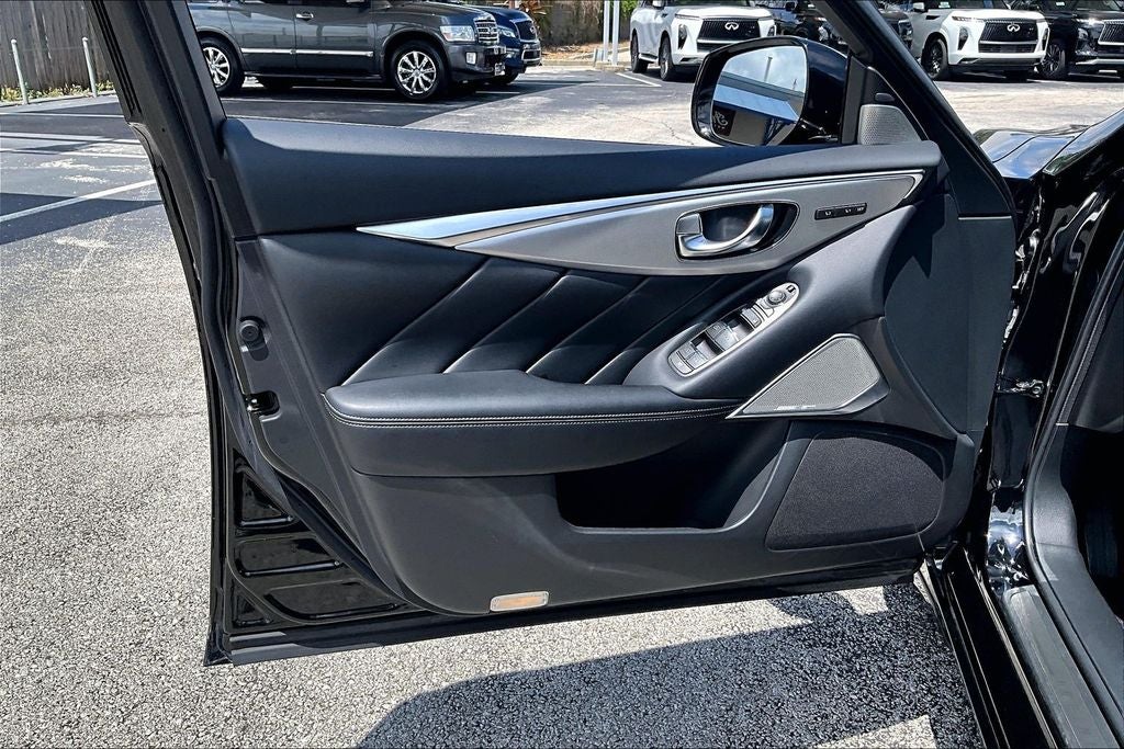 2023 INFINITI Q50 LUXE