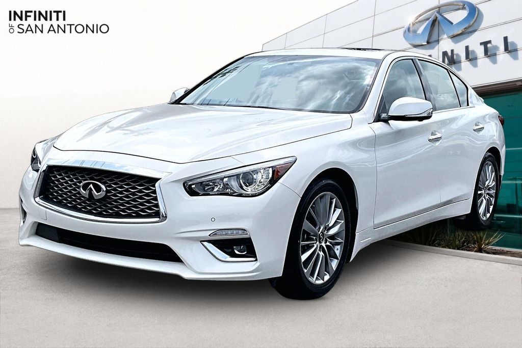 2023 INFINITI Q50 LUXE