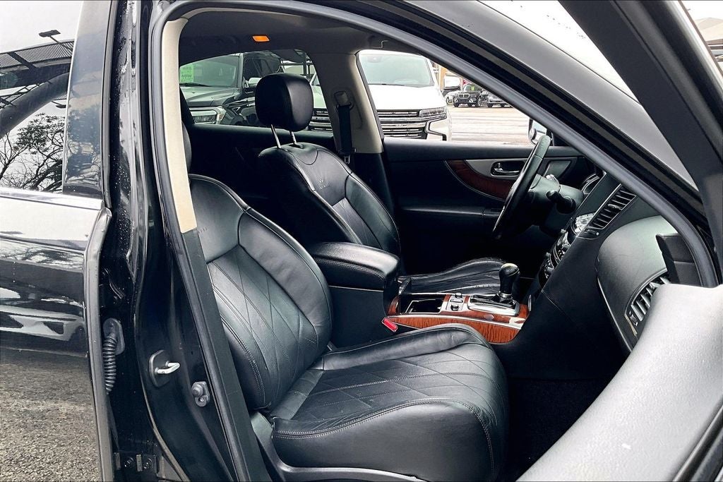 2011 INFINITI FX35 Base