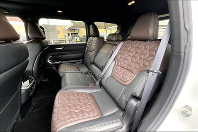 2025 Nissan Armada Platinum