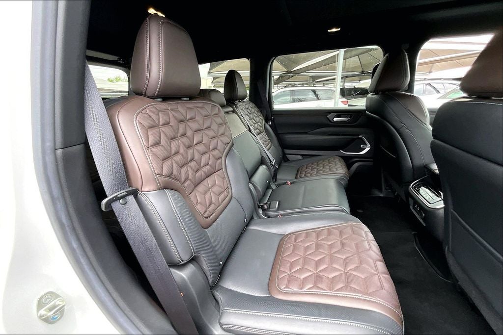 2025 Nissan Armada Platinum