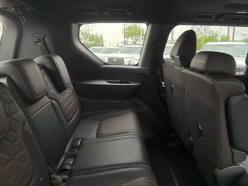 2025 Nissan Armada Platinum