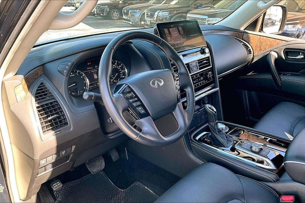 2024 INFINITI QX80 Premium Select