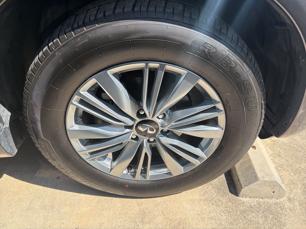 2024 INFINITI QX80 LUXE