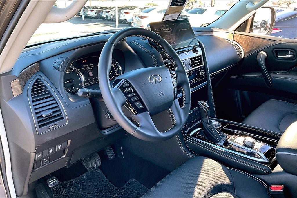 2023 INFINITI QX80 Premium Select