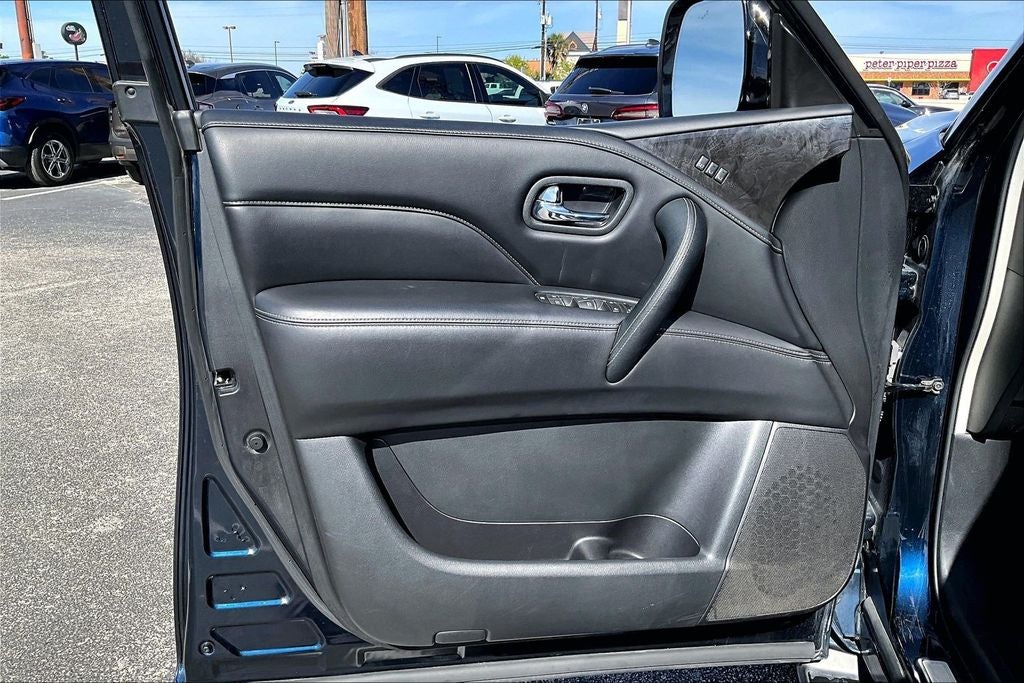 2024 INFINITI QX80 LUXE