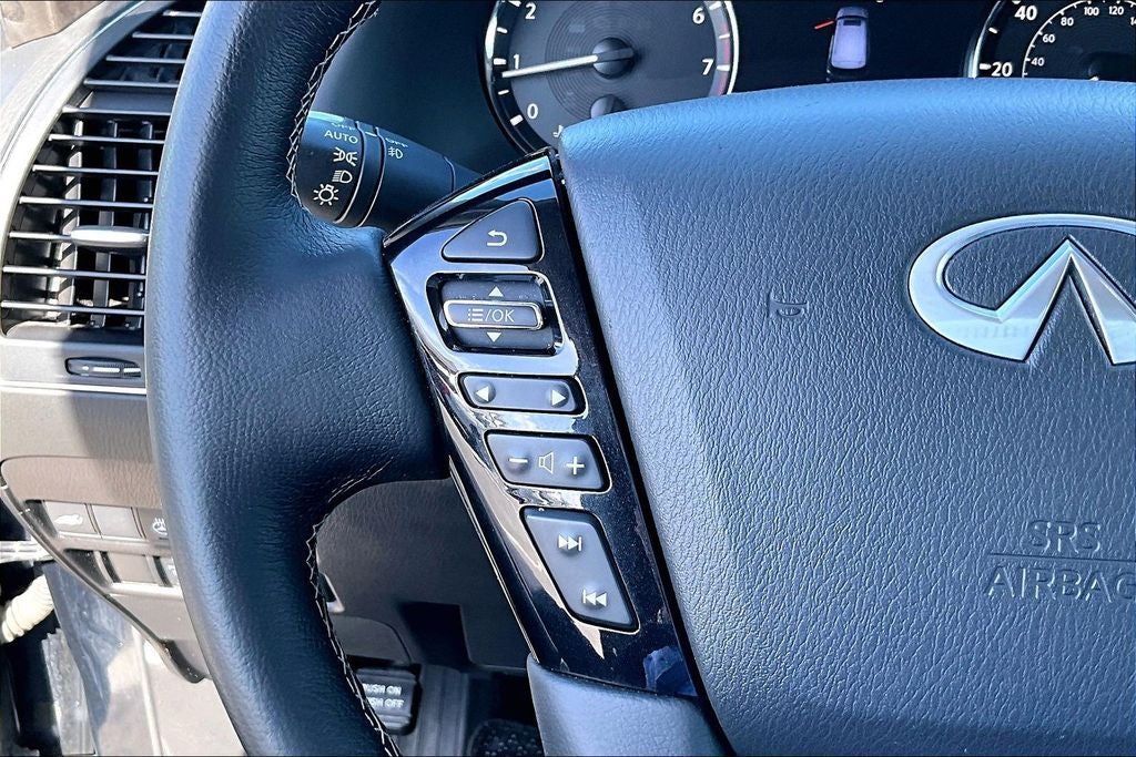 2024 INFINITI QX80 LUXE