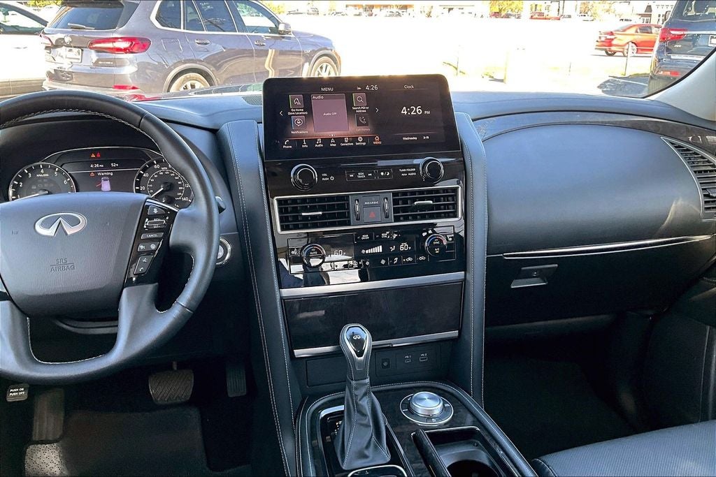 2024 INFINITI QX80 LUXE