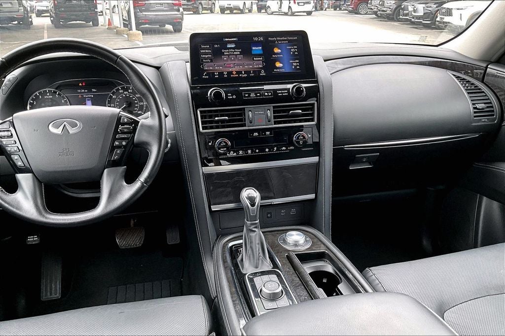 2024 INFINITI QX80 LUXE