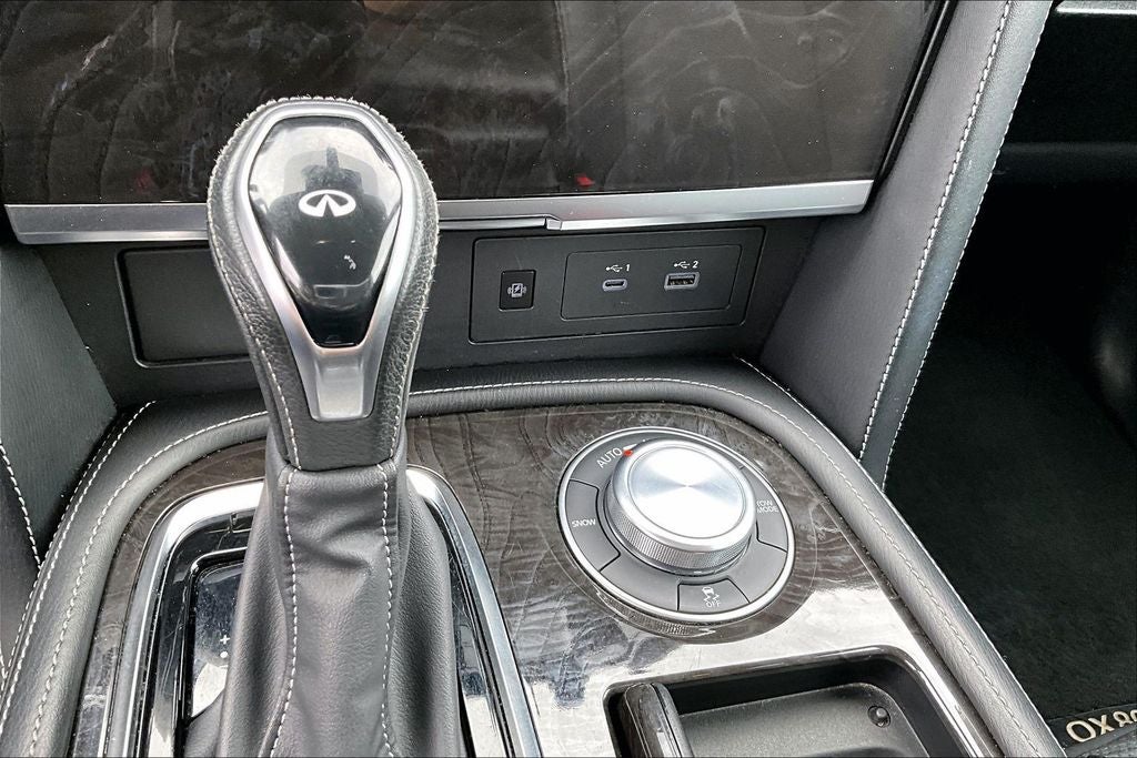 2024 INFINITI QX80 LUXE