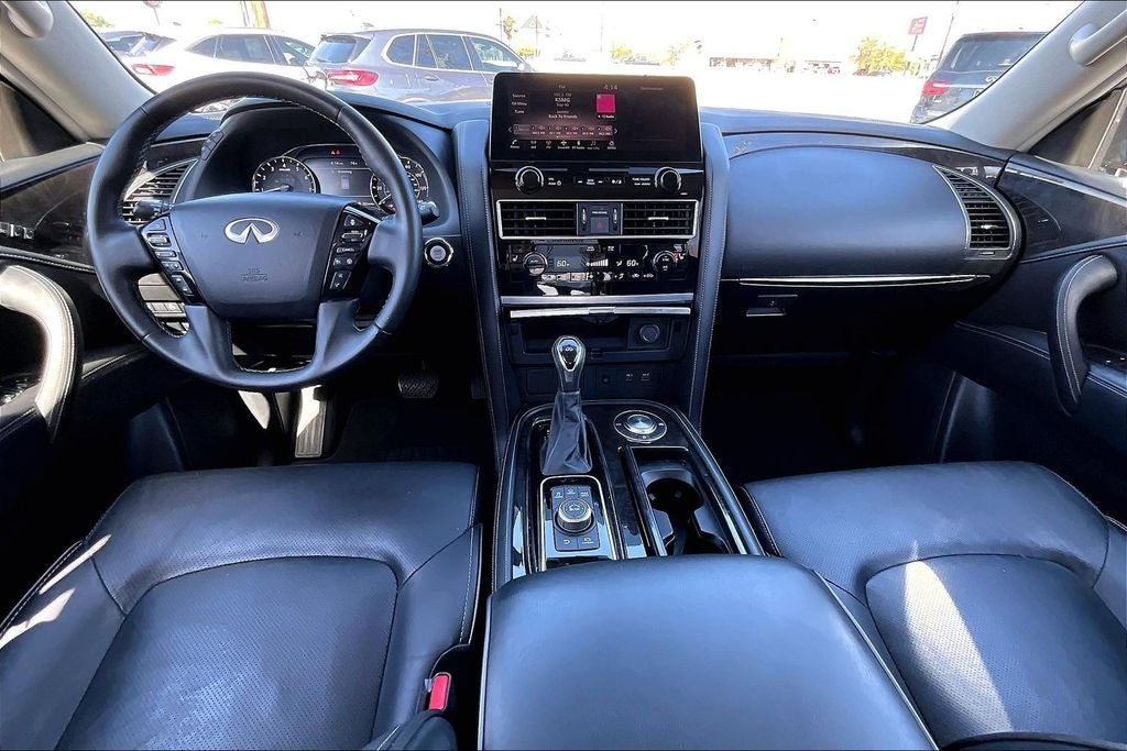 2024 INFINITI QX80 LUXE