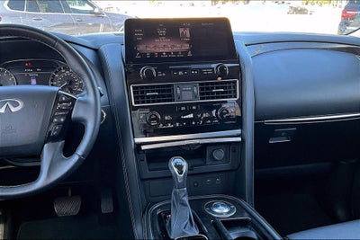 2024 INFINITI QX80 LUXE