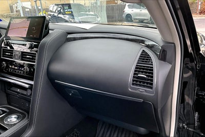 2023 INFINITI QX80 LUXE