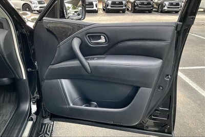 2023 INFINITI QX80 LUXE