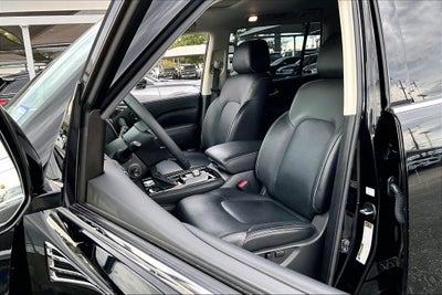 2023 INFINITI QX80 LUXE