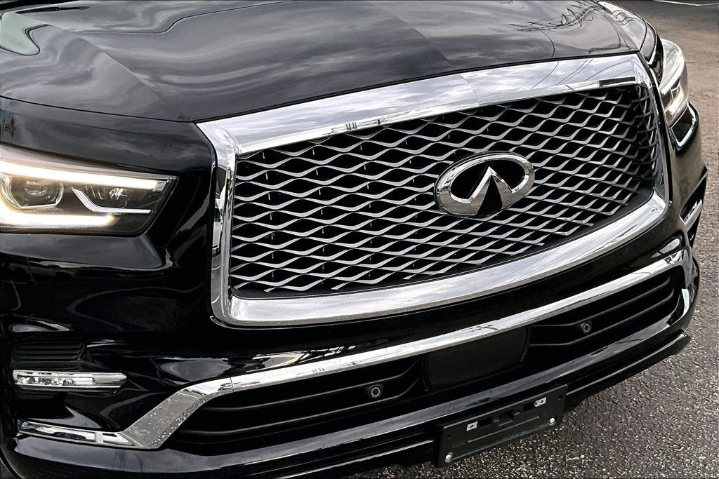 2023 INFINITI QX80 LUXE